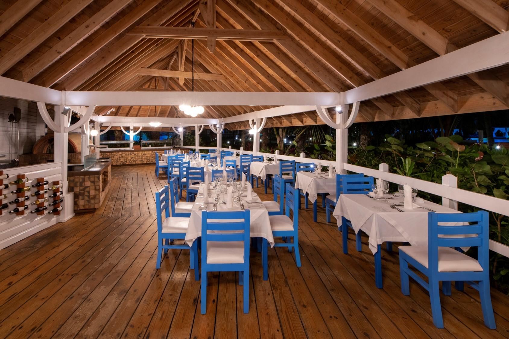 Viva V Samana By Wyndham, A Trademark Adults All Inclusive Las Terrenas Exterior photo Restaurant at the Hotel