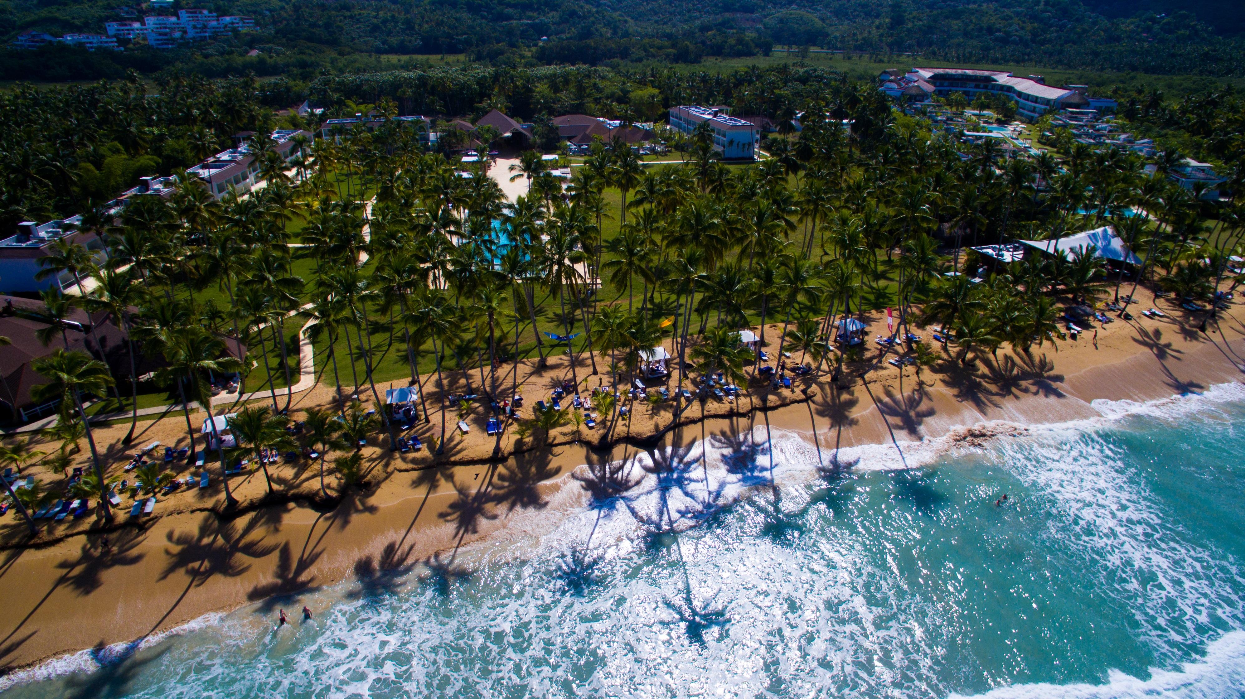 Viva V Samana By Wyndham, A Trademark Adults All Inclusive Las Terrenas Exterior photo Aerial view of the beach